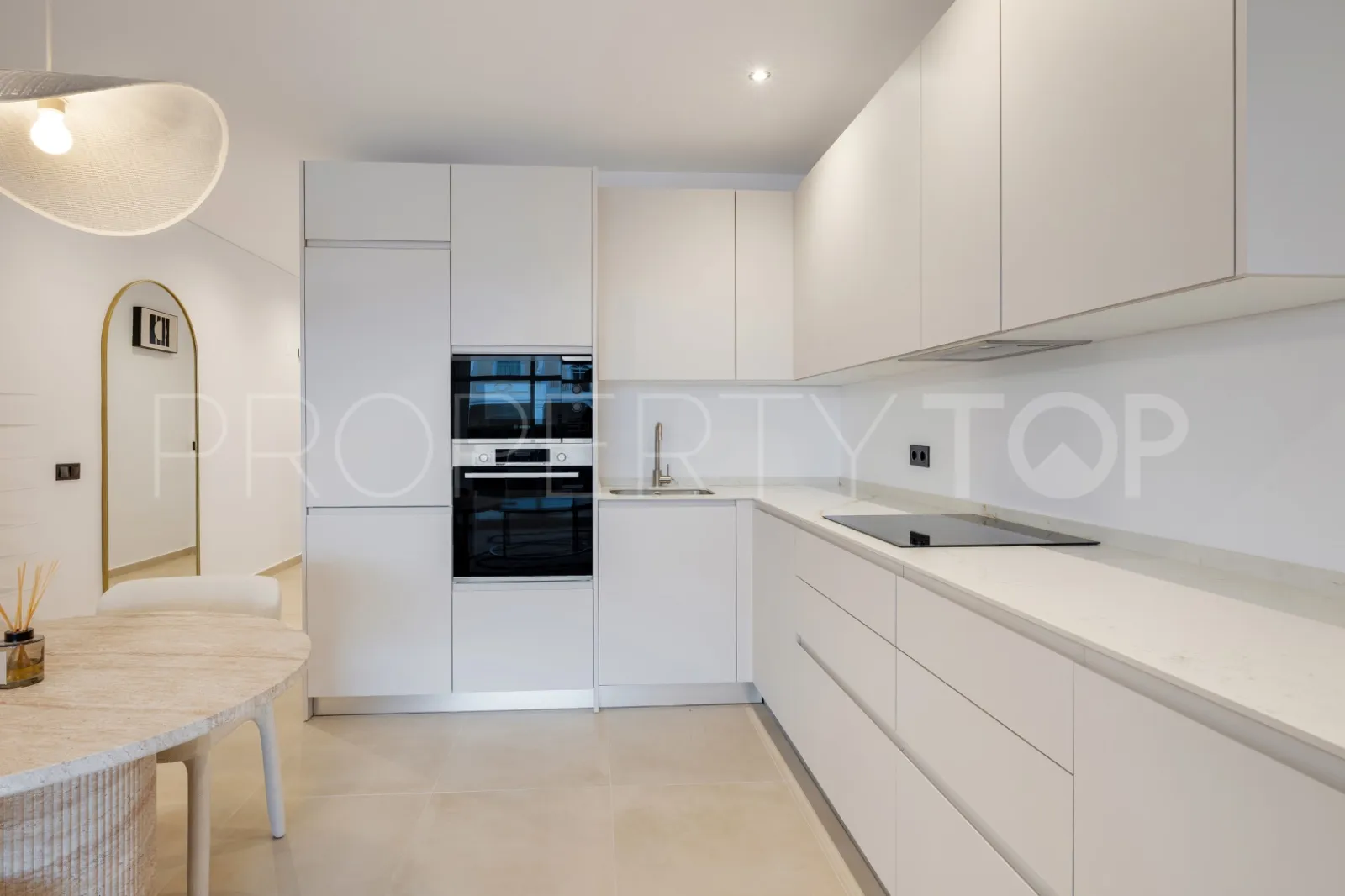 Apartamento con 3 dormitorios en venta en Nueva Andalucia