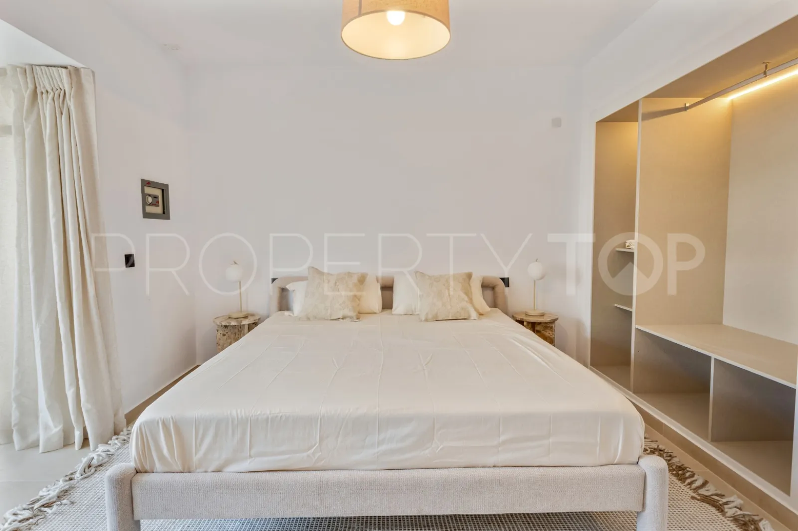 Apartamento con 3 dormitorios en venta en Nueva Andalucia