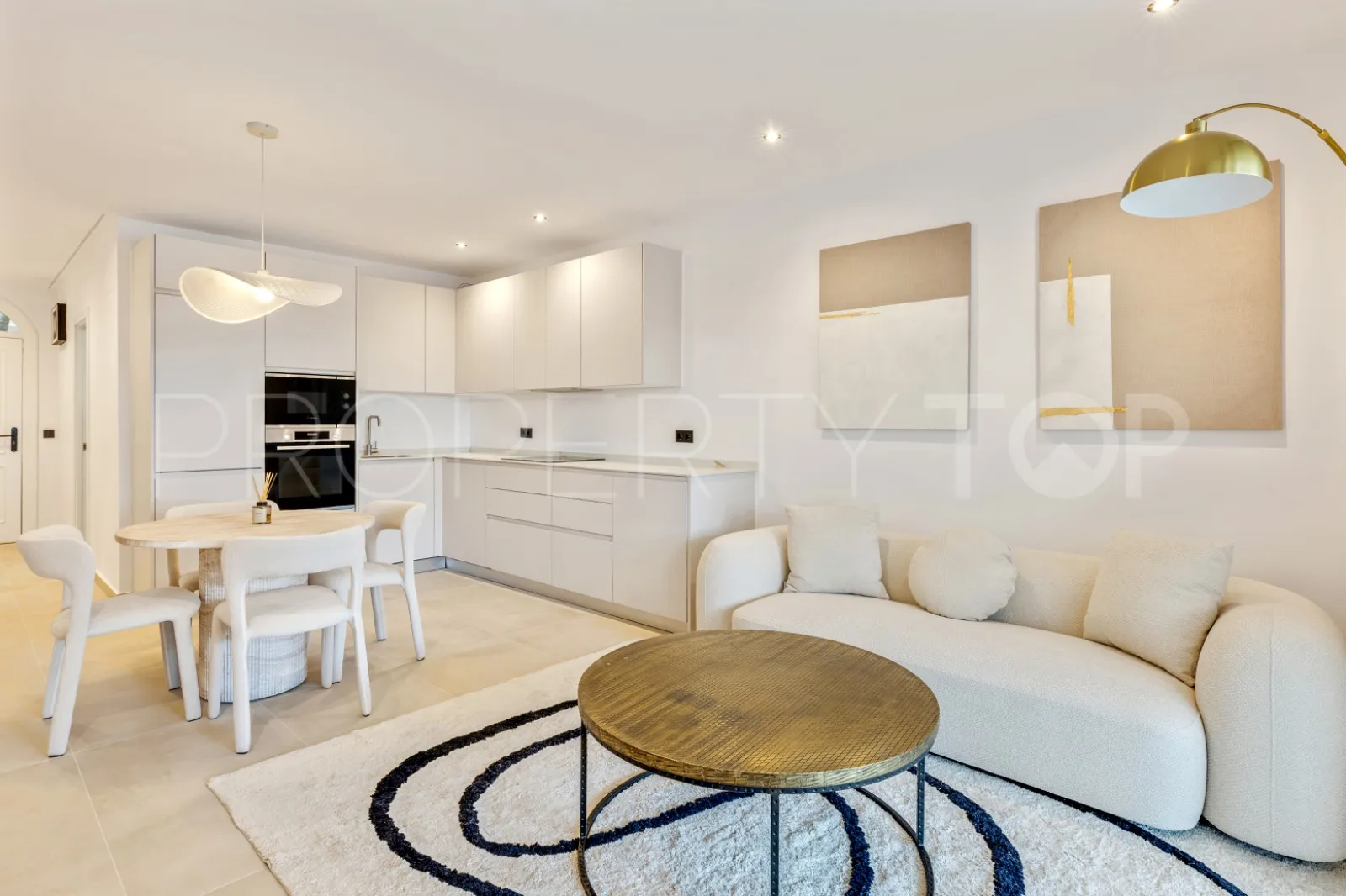 Apartamento con 3 dormitorios en venta en Nueva Andalucia