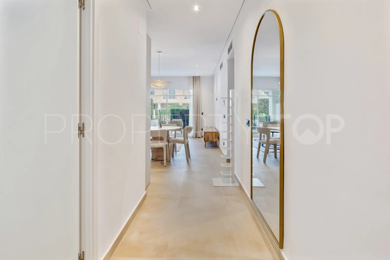 Apartamento con 3 dormitorios en venta en Nueva Andalucia