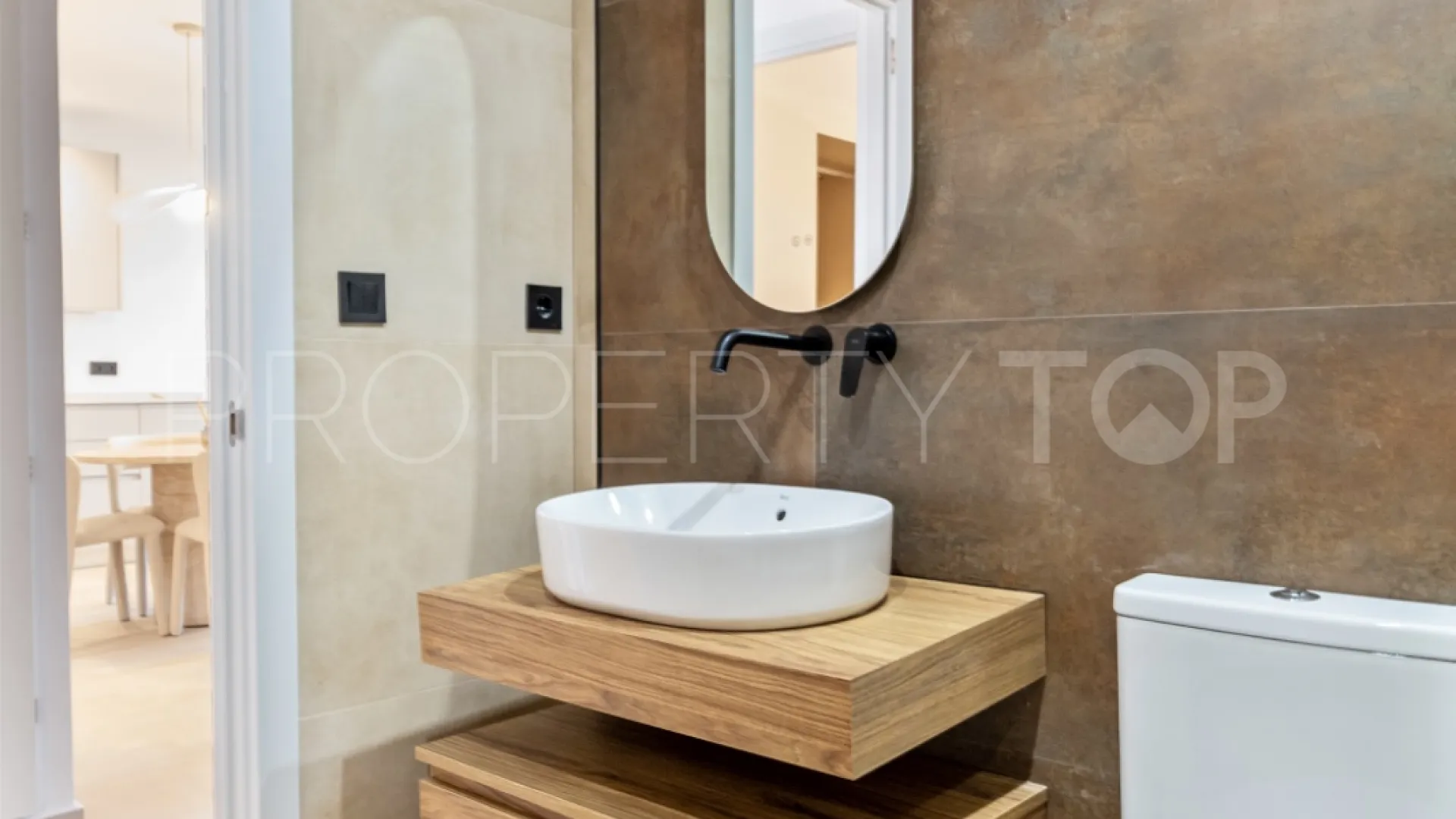 Apartamento con 3 dormitorios en venta en Nueva Andalucia