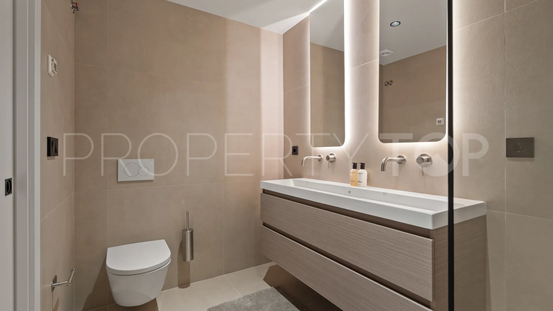 Apartamento en venta de 3 dormitorios en La Quinta