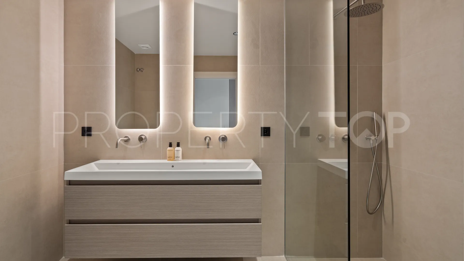 Apartamento en venta de 3 dormitorios en La Quinta