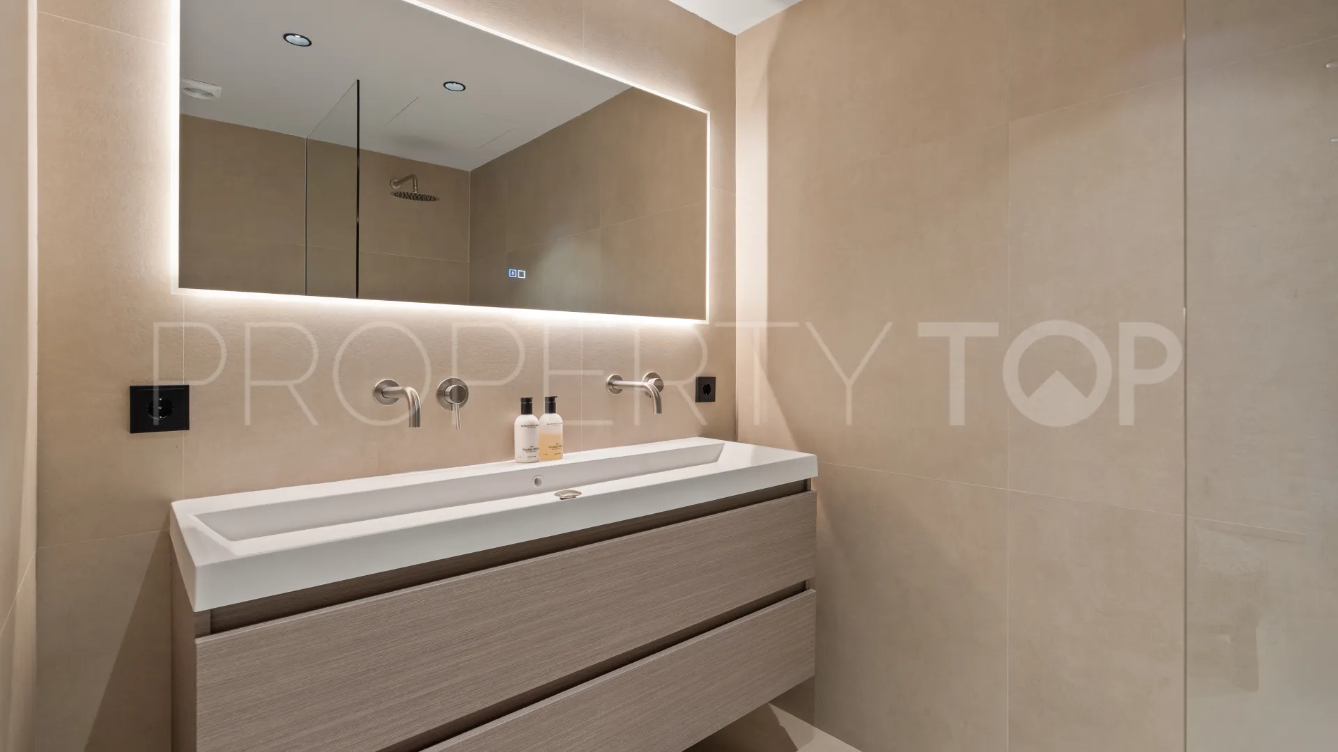Apartamento en venta de 3 dormitorios en La Quinta