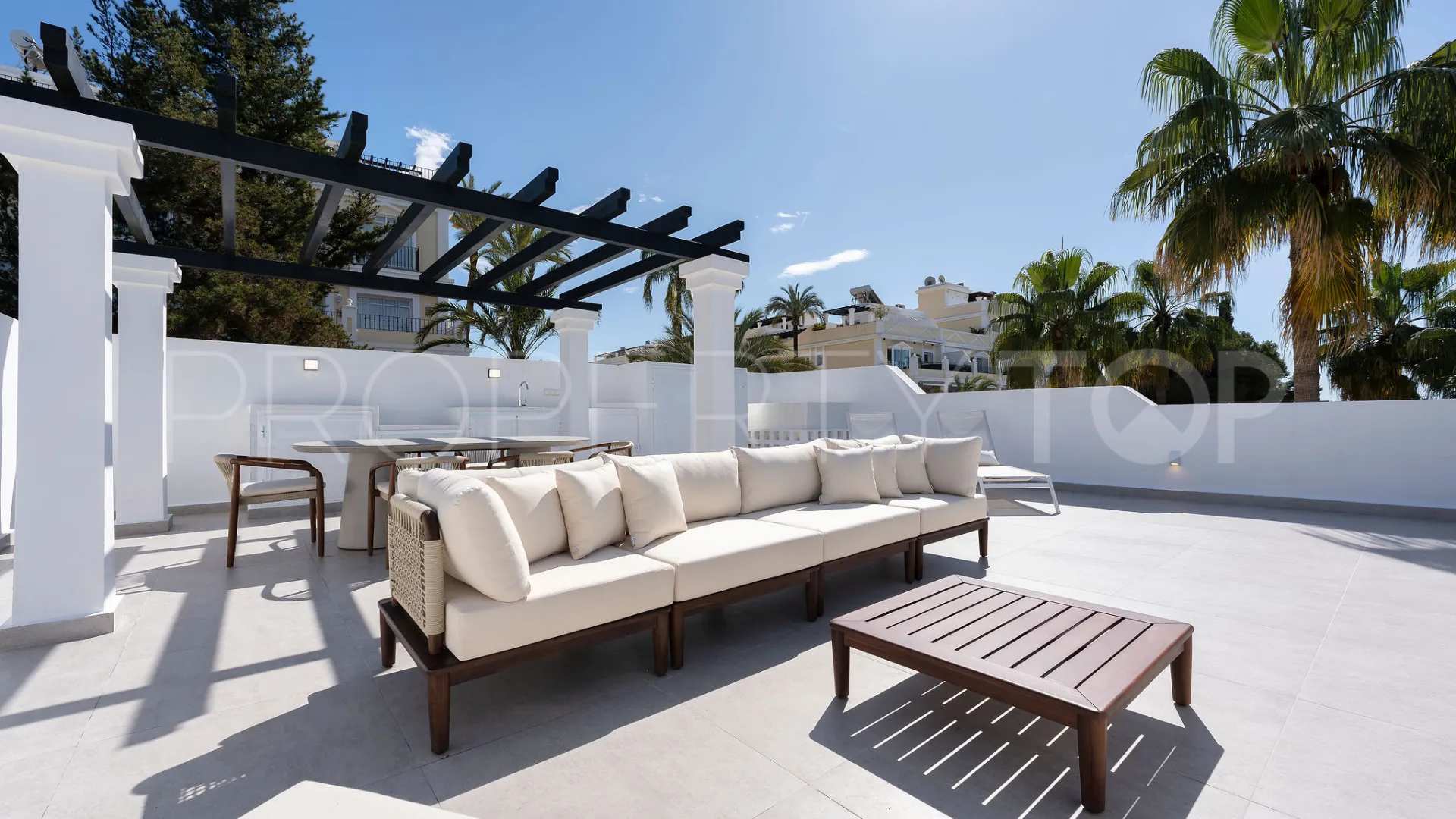 For sale Aloha Gardens penthouse