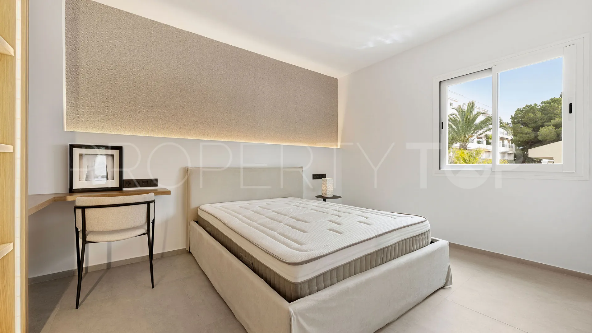 For sale Aloha Gardens penthouse