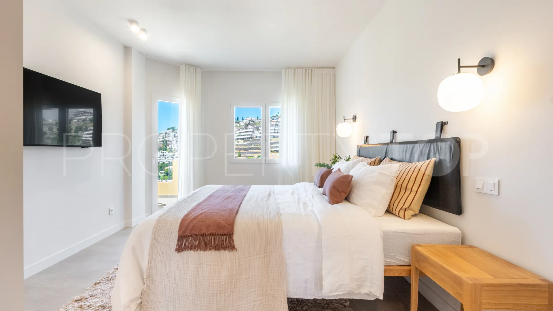 Buy La Quinta Hills duplex with 3 bedrooms