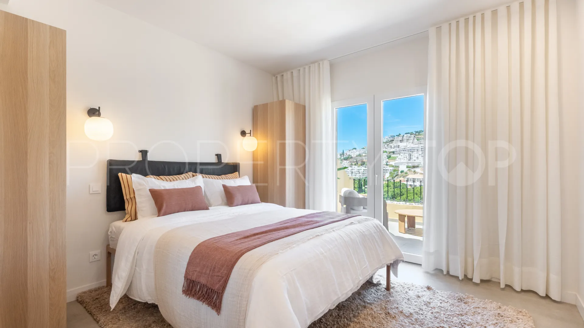 Buy La Quinta Hills duplex with 3 bedrooms