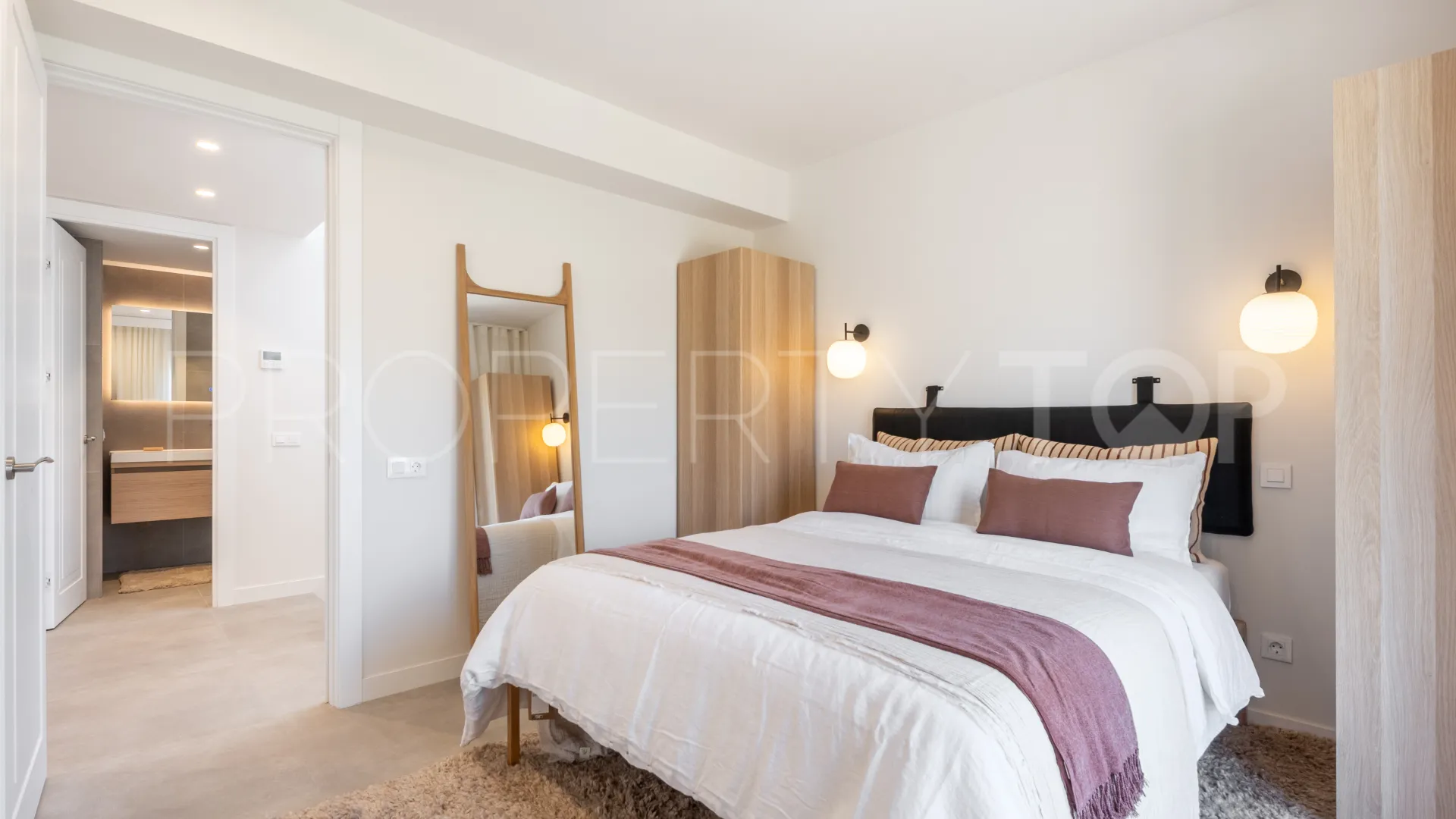Buy La Quinta Hills duplex with 3 bedrooms
