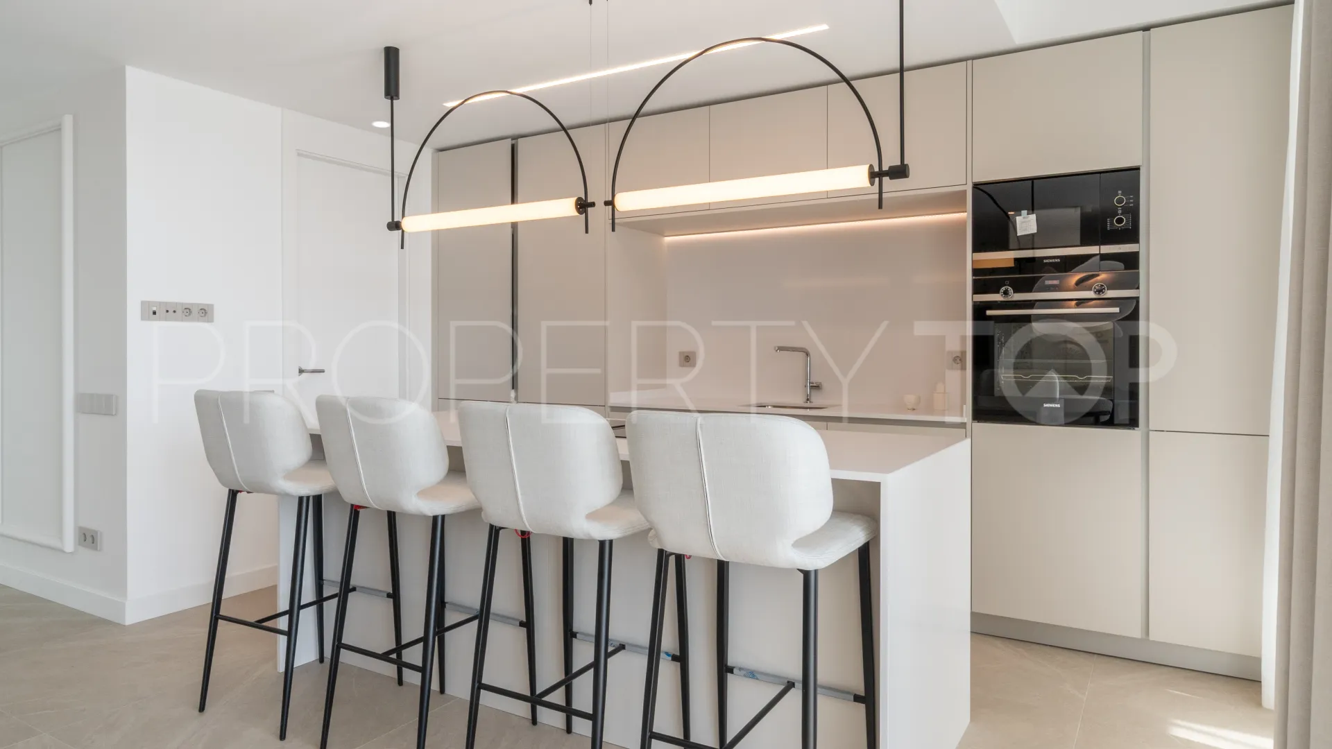 Apartment for sale in Marbella East