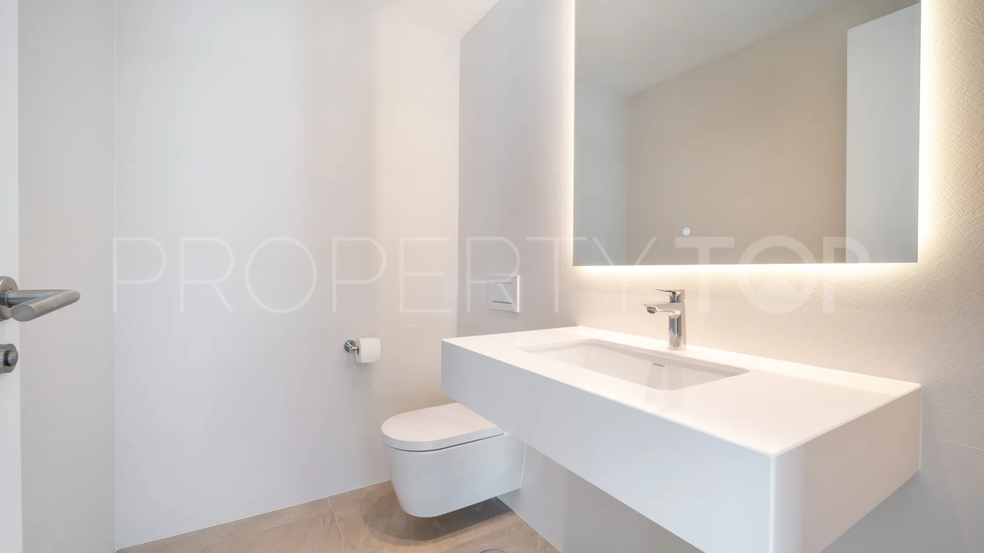 Apartment for sale in Marbella East