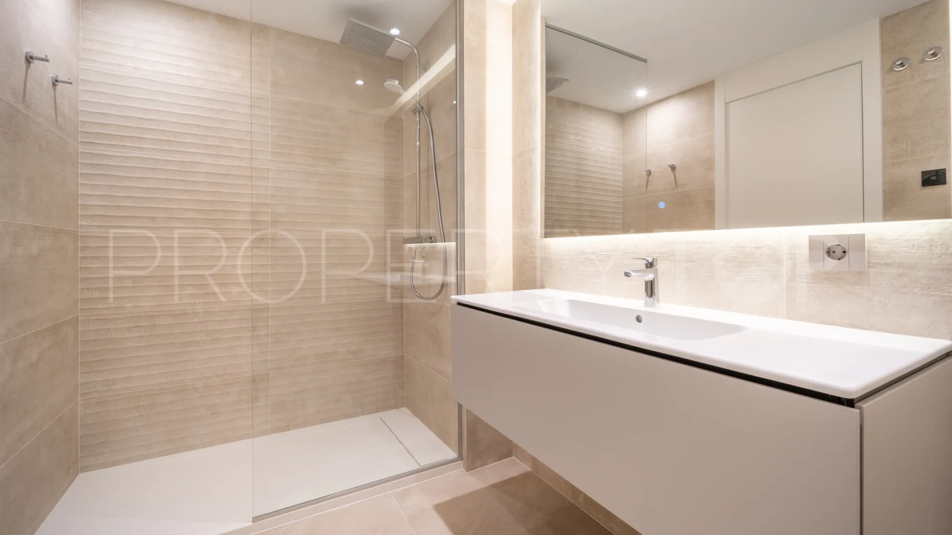 Apartment for sale in Marbella East