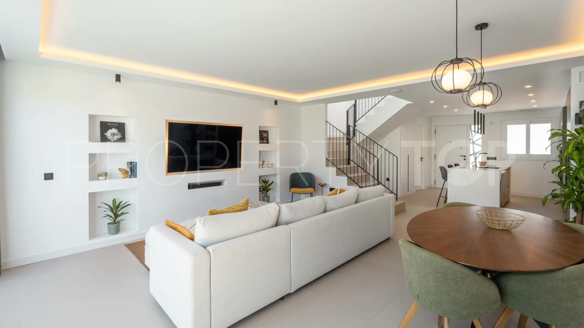 Town house in Balcón del Golf for sale