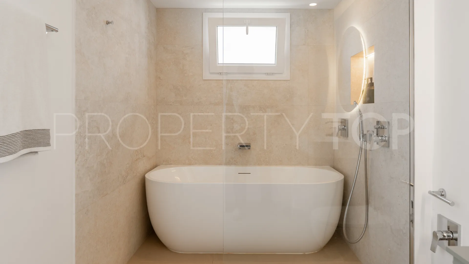 Town house in Balcón del Golf for sale