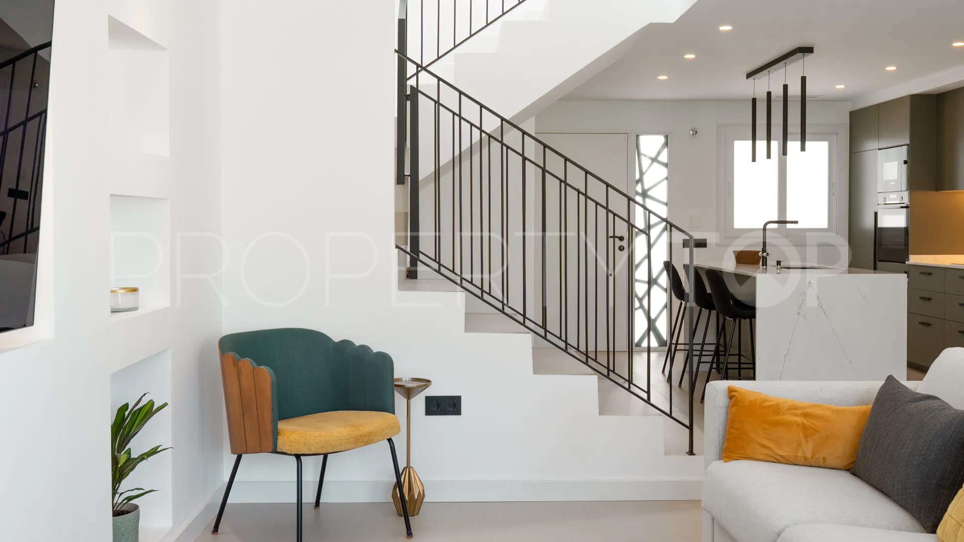 Town house in Balcón del Golf for sale