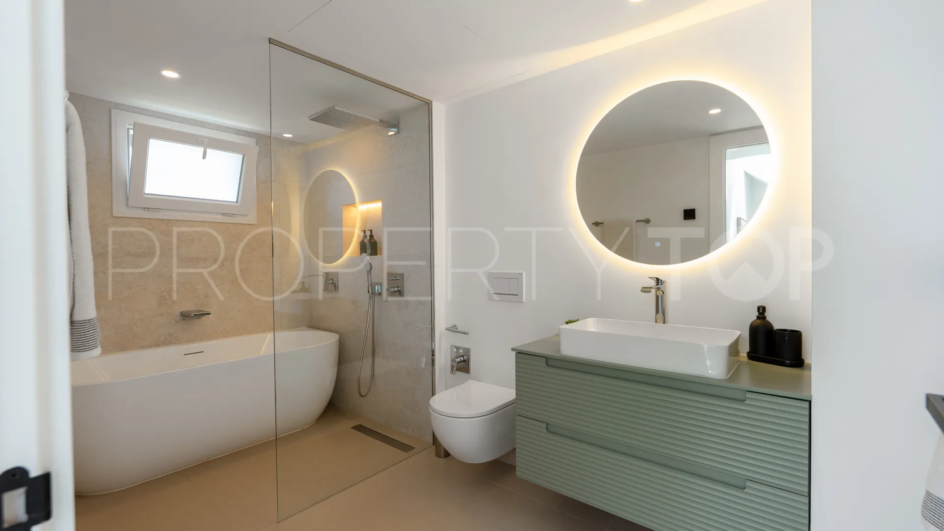 Town house in Balcón del Golf for sale