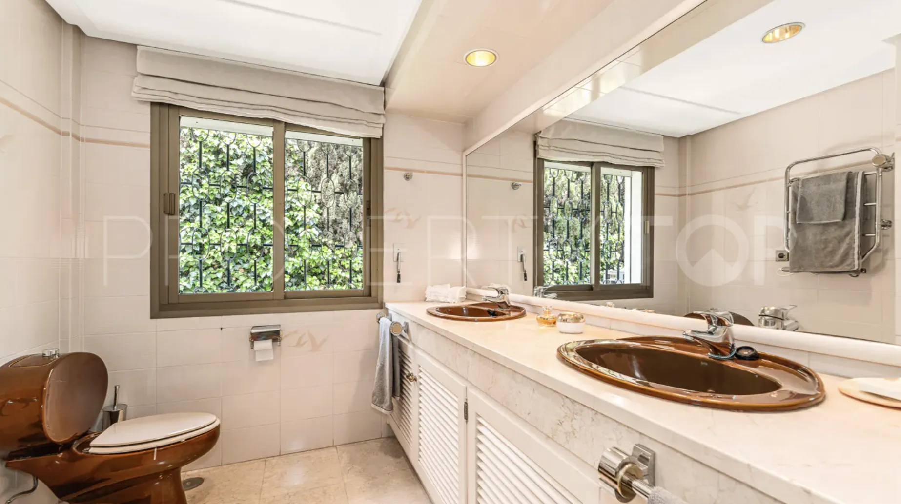 For sale villa in Los Monteros Playa with 5 bedrooms