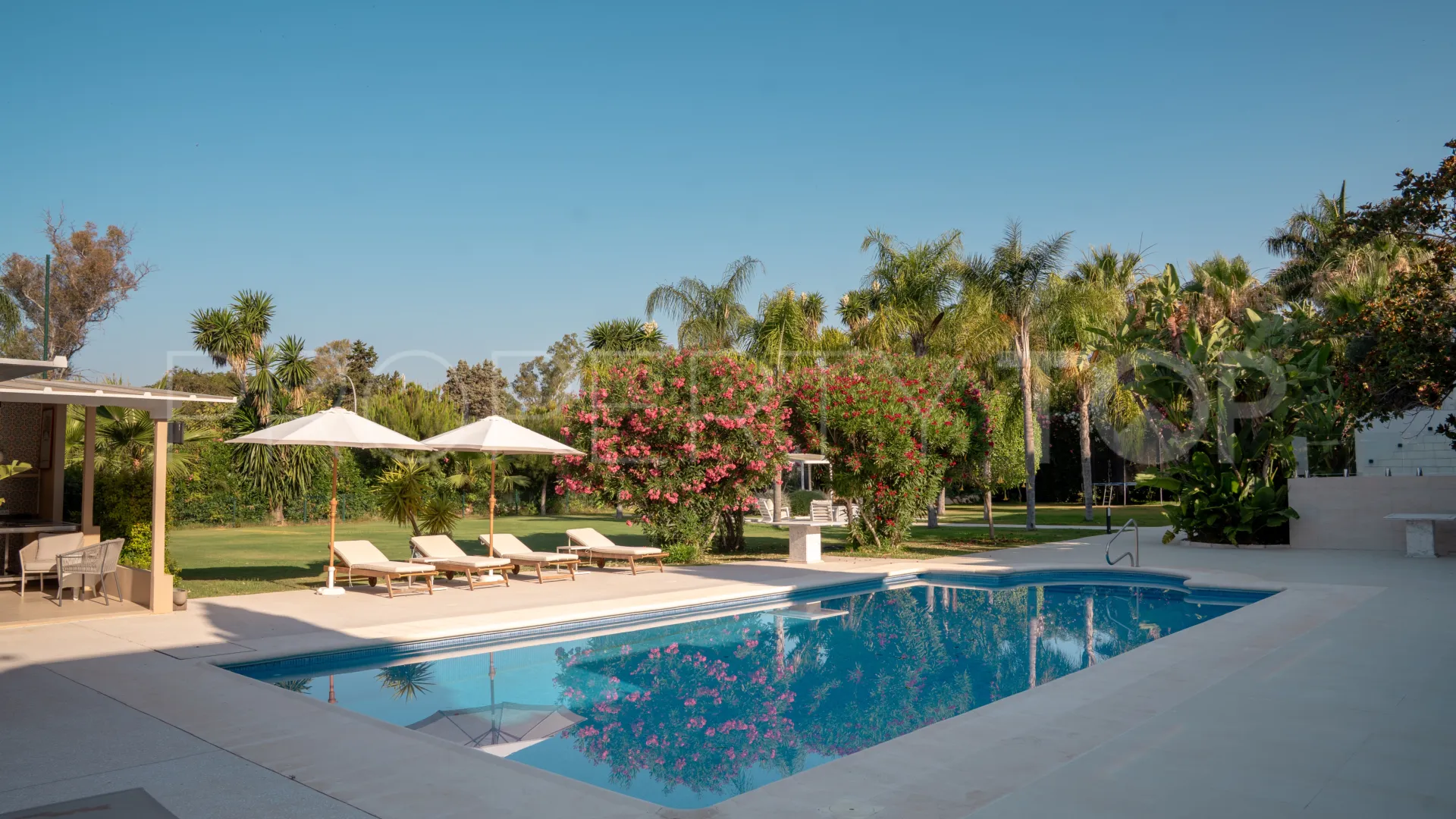 Guadalmina Baja, villa en venta