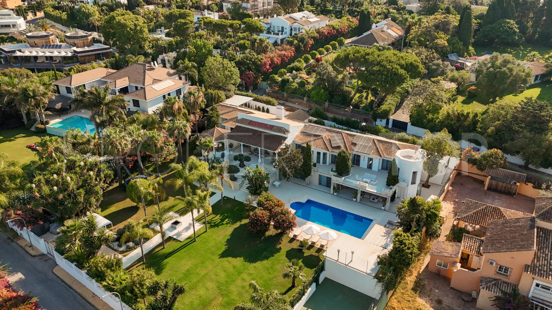 Guadalmina Baja, villa en venta