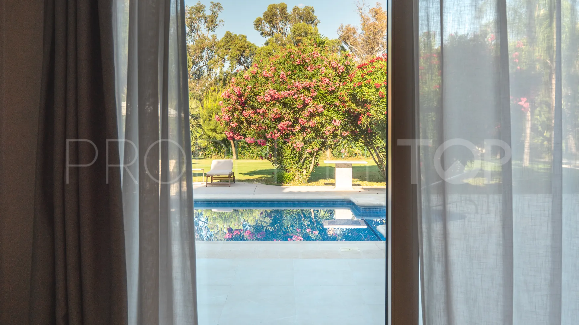 Guadalmina Baja, villa en venta