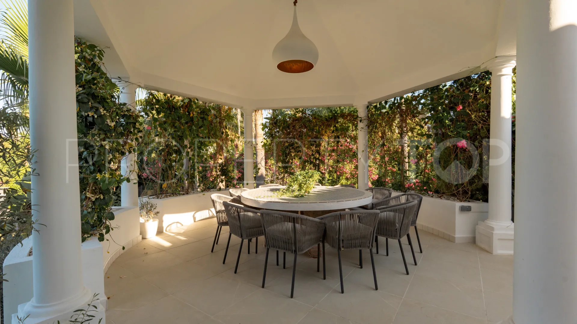 Guadalmina Baja, villa en venta