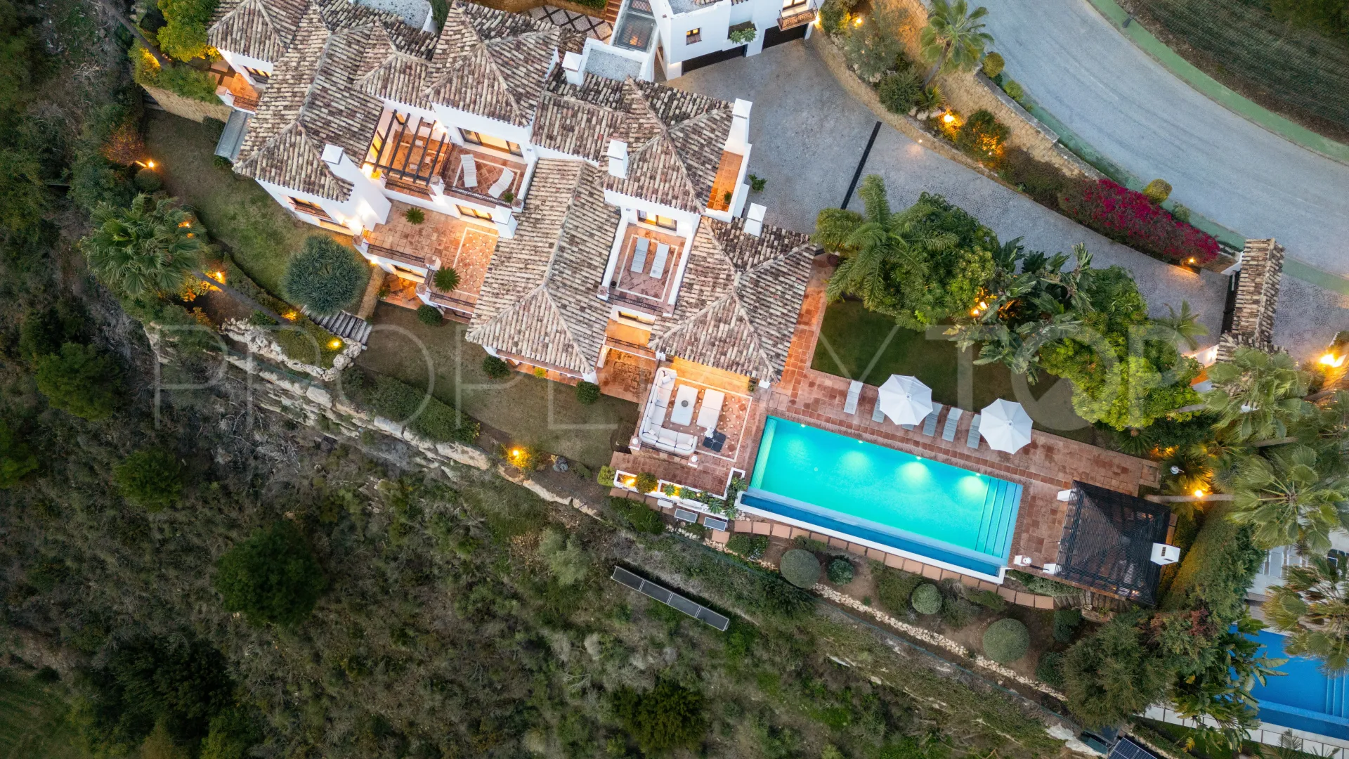Buy 7 bedrooms villa in Lomas de La Quinta