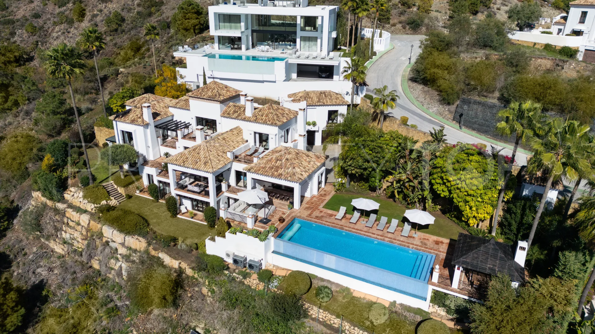 Buy 7 bedrooms villa in Lomas de La Quinta