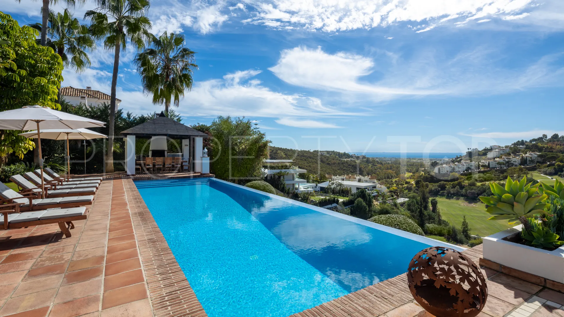 Buy 7 bedrooms villa in Lomas de La Quinta