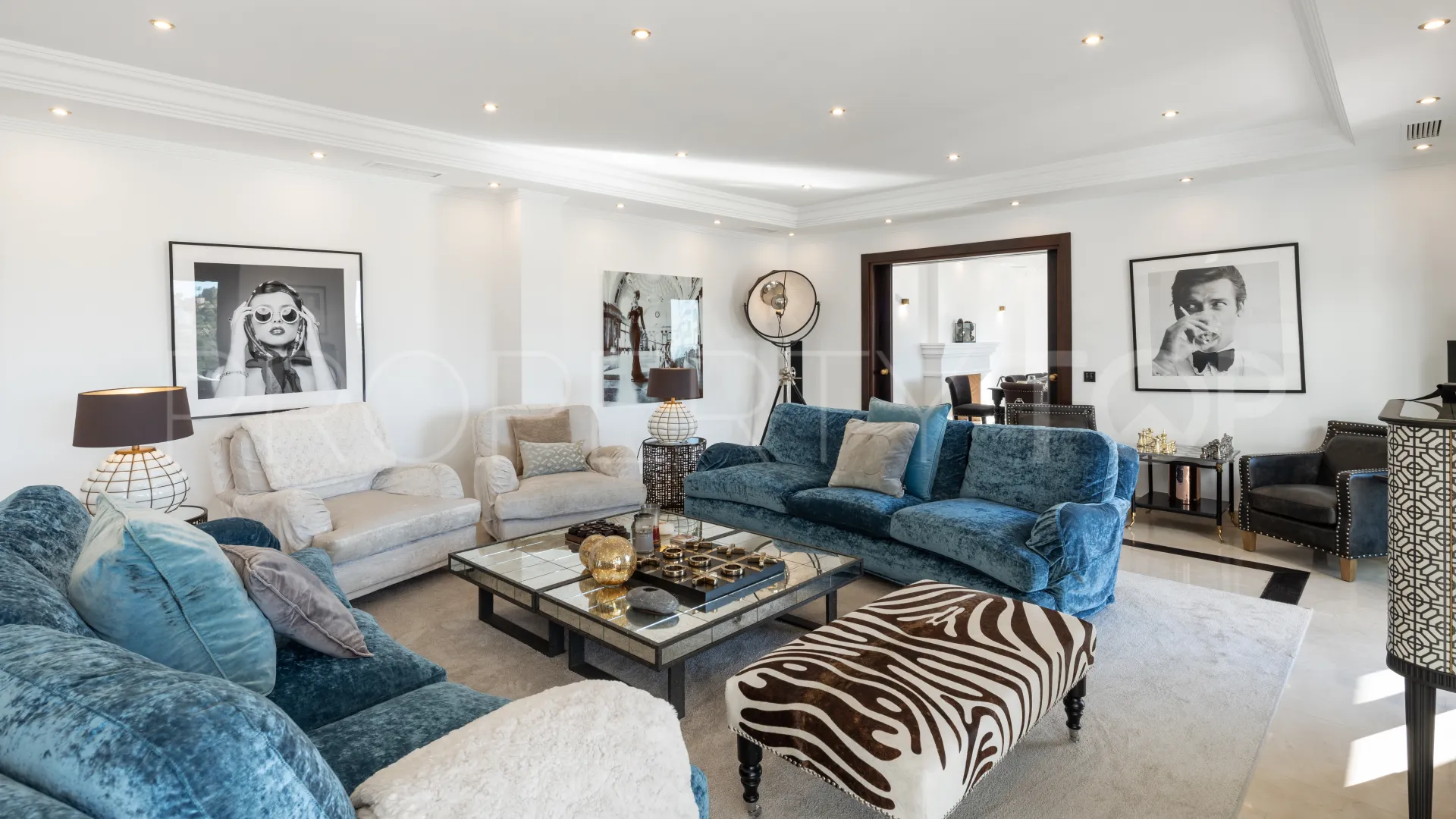 Buy 7 bedrooms villa in Lomas de La Quinta