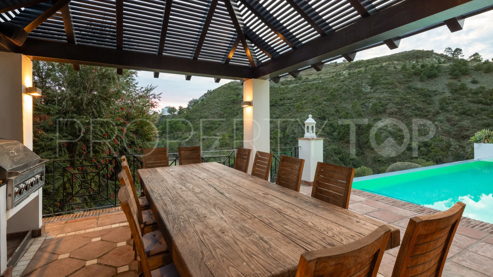 Buy 7 bedrooms villa in Lomas de La Quinta