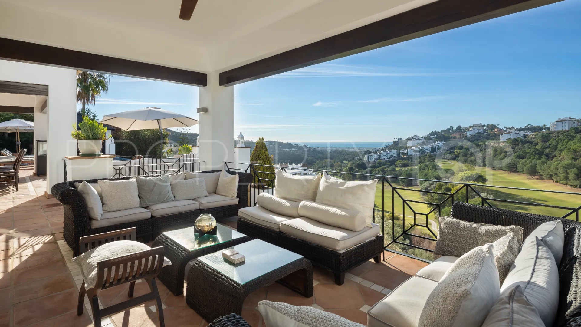 Buy 7 bedrooms villa in Lomas de La Quinta