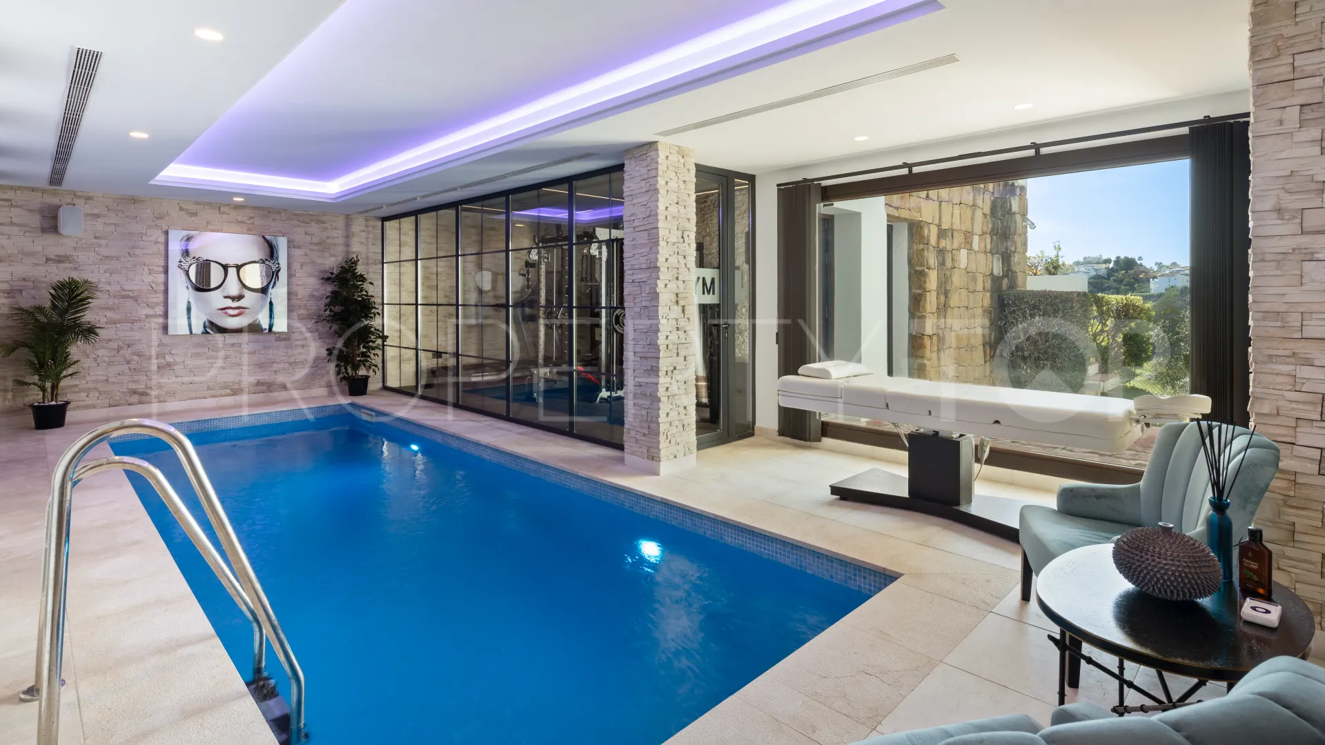 Buy 7 bedrooms villa in Lomas de La Quinta