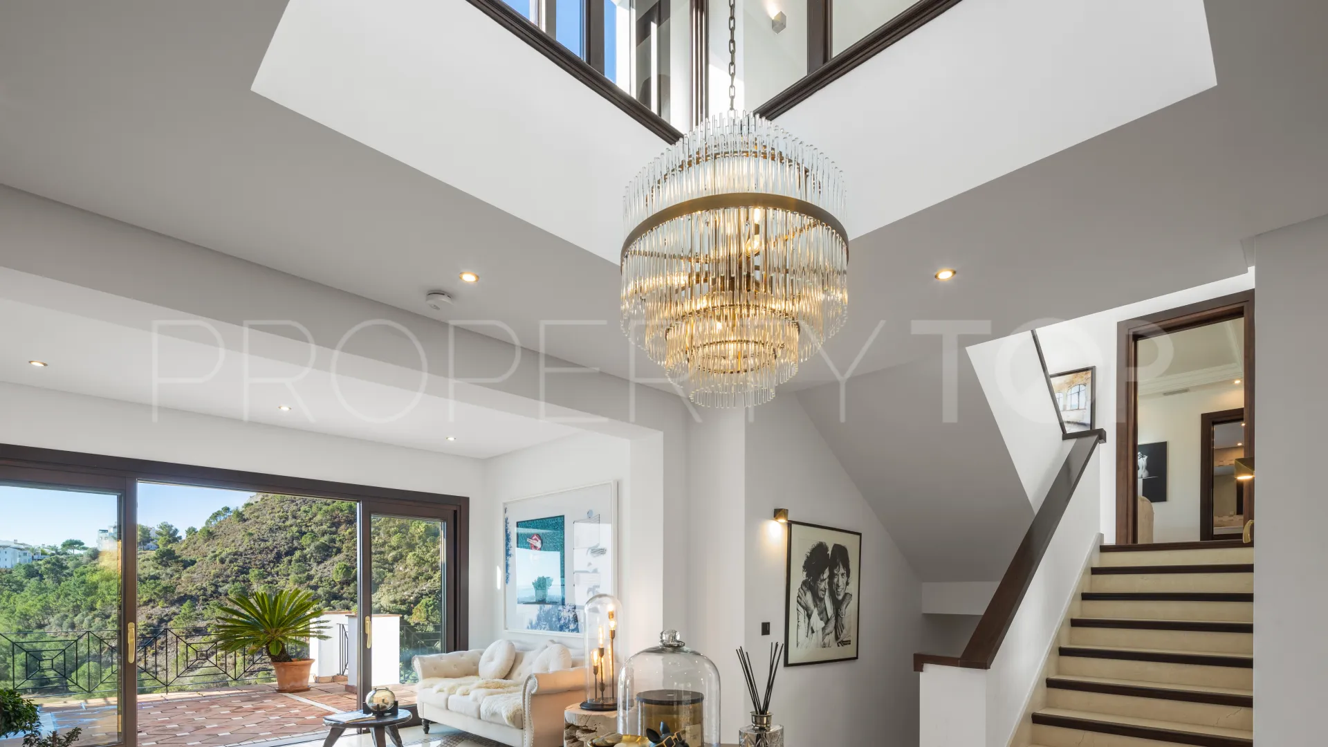Buy 7 bedrooms villa in Lomas de La Quinta