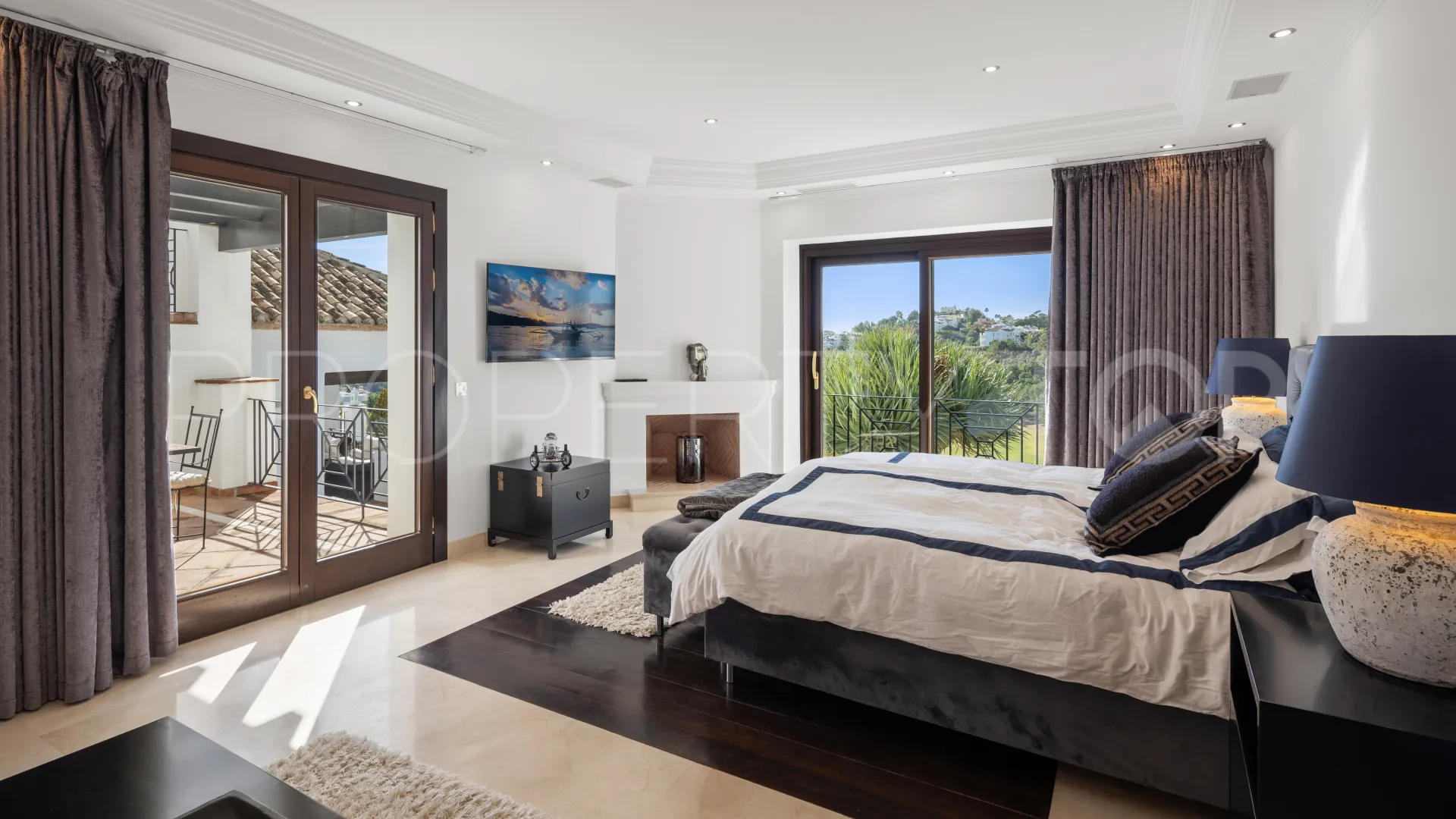 Buy 7 bedrooms villa in Lomas de La Quinta