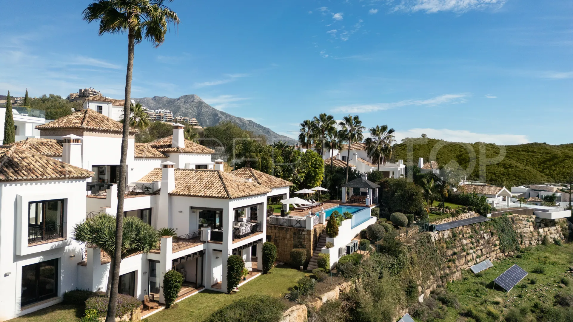 Buy 7 bedrooms villa in Lomas de La Quinta