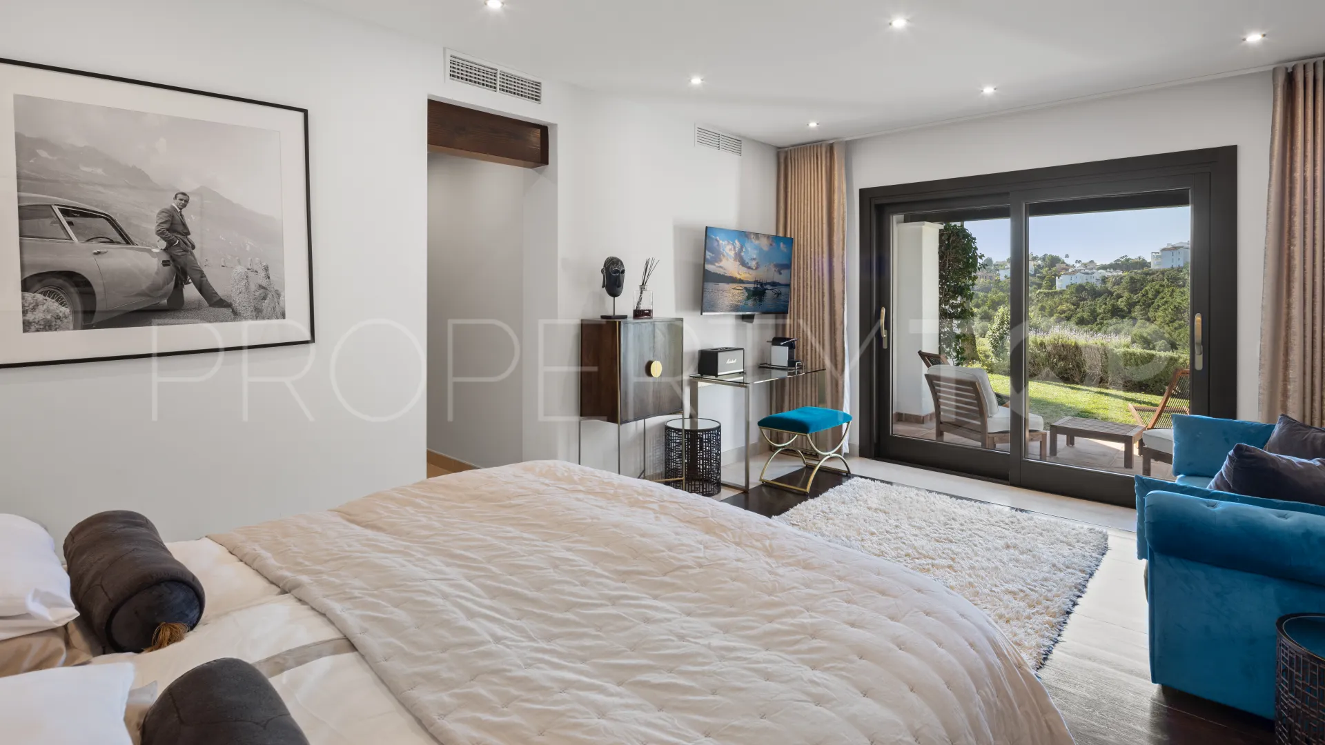 Buy 7 bedrooms villa in Lomas de La Quinta