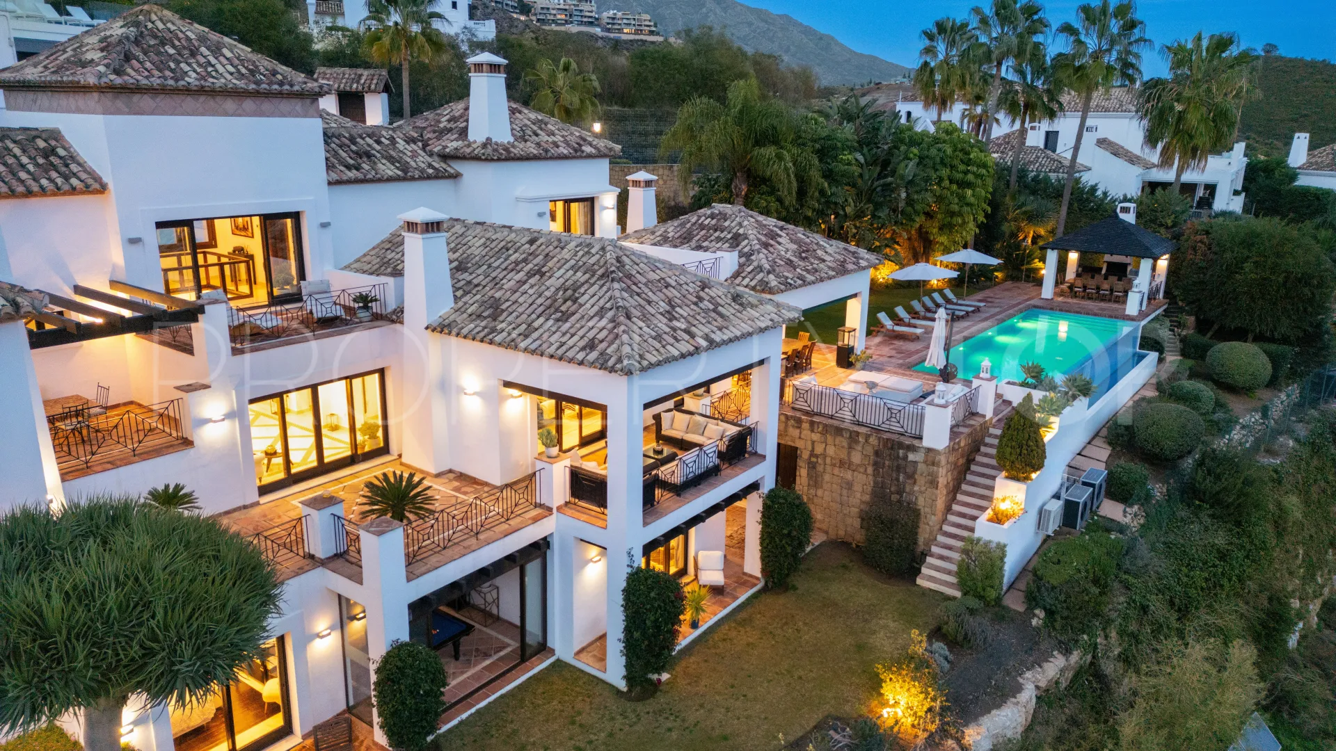 Buy 7 bedrooms villa in Lomas de La Quinta