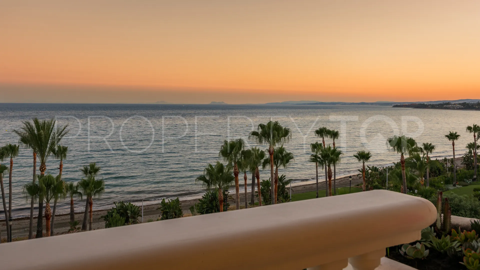 Apartamento en venta en New Golden Mile de 3 dormitorios