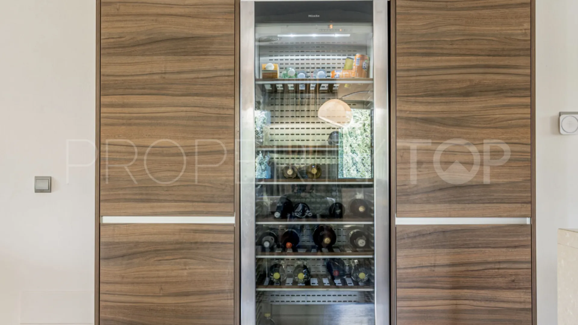 Comprar villa con 6 dormitorios en Las Brisas