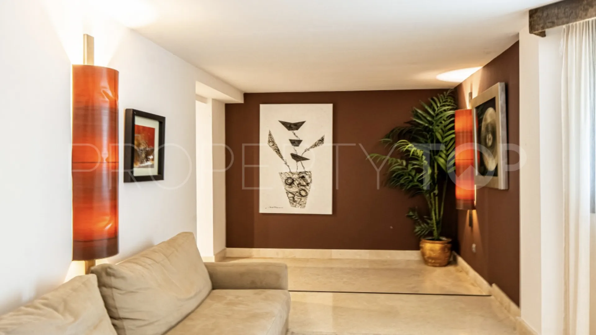 Comprar villa con 6 dormitorios en Las Brisas
