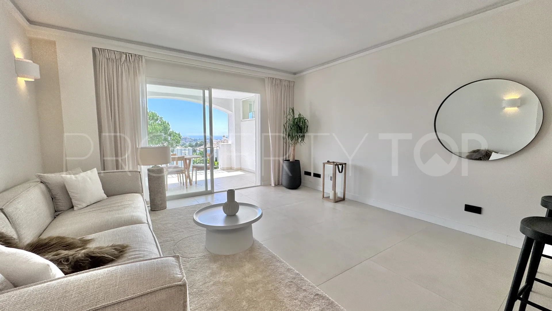 Apartamento en venta con 3 dormitorios en Altos de La Quinta