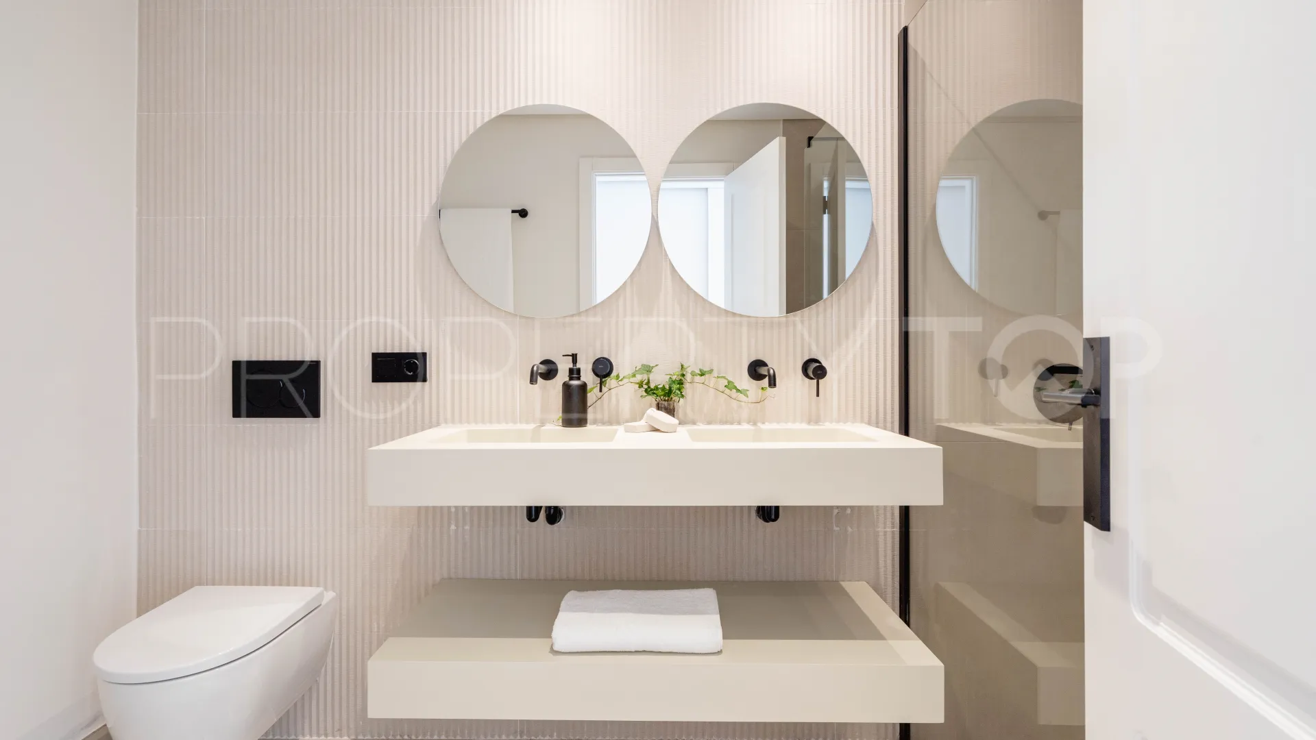 Apartamento en venta con 3 dormitorios en Altos de La Quinta
