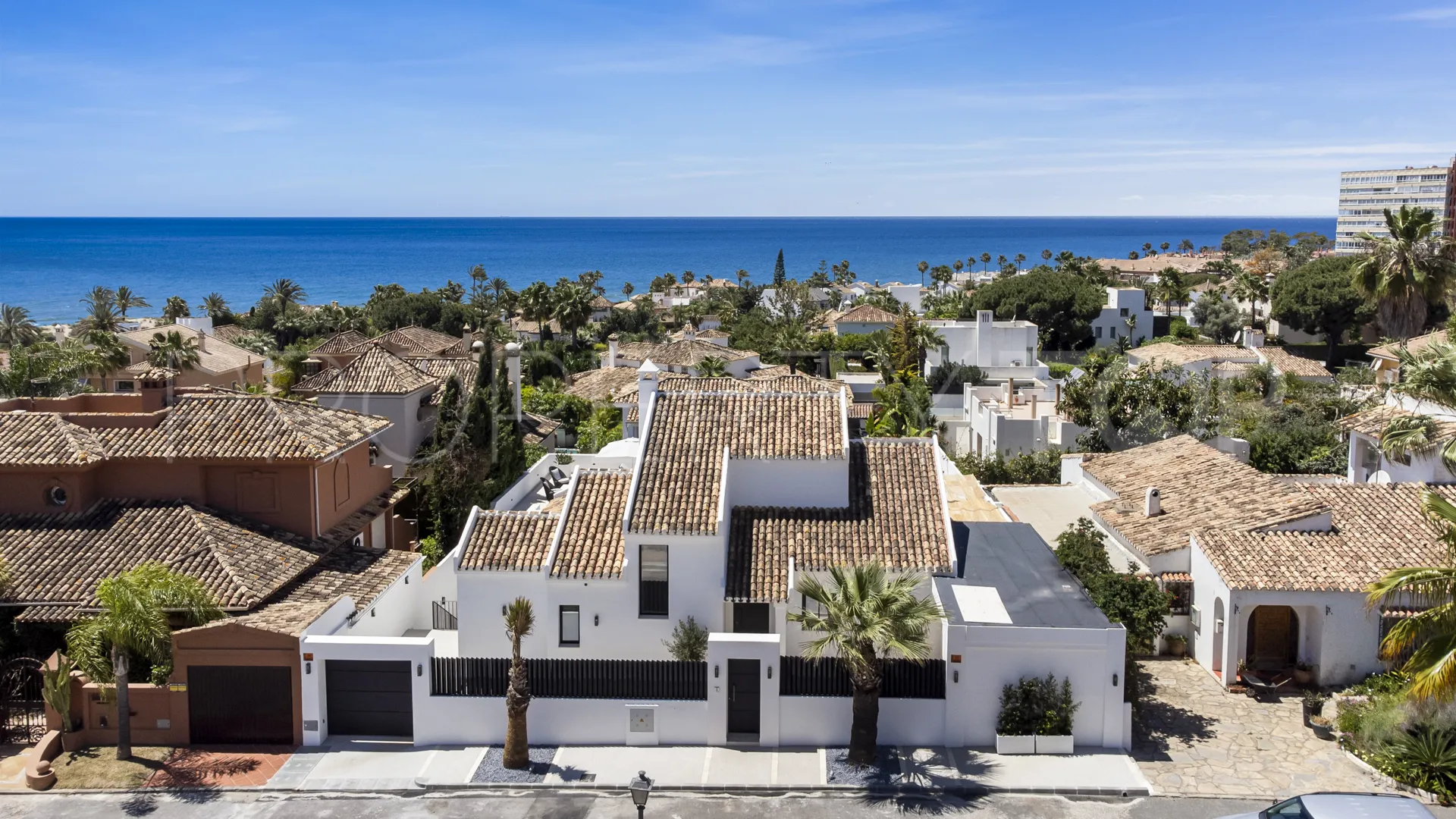 For sale villa with 5 bedrooms in Las Chapas