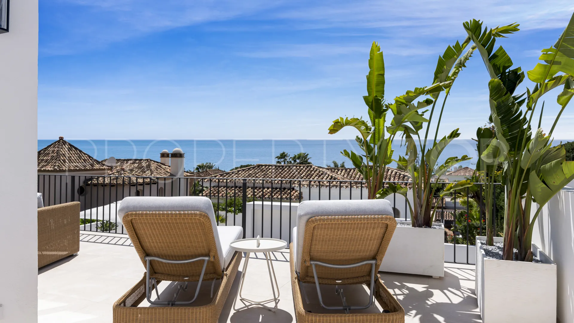 For sale villa with 5 bedrooms in Las Chapas