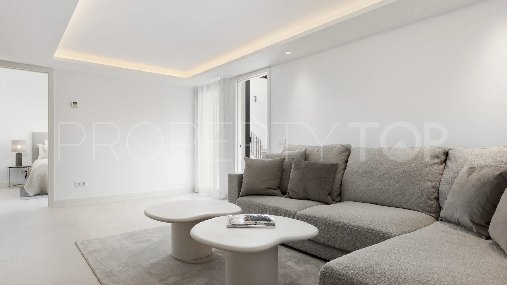 For sale villa with 5 bedrooms in Las Chapas