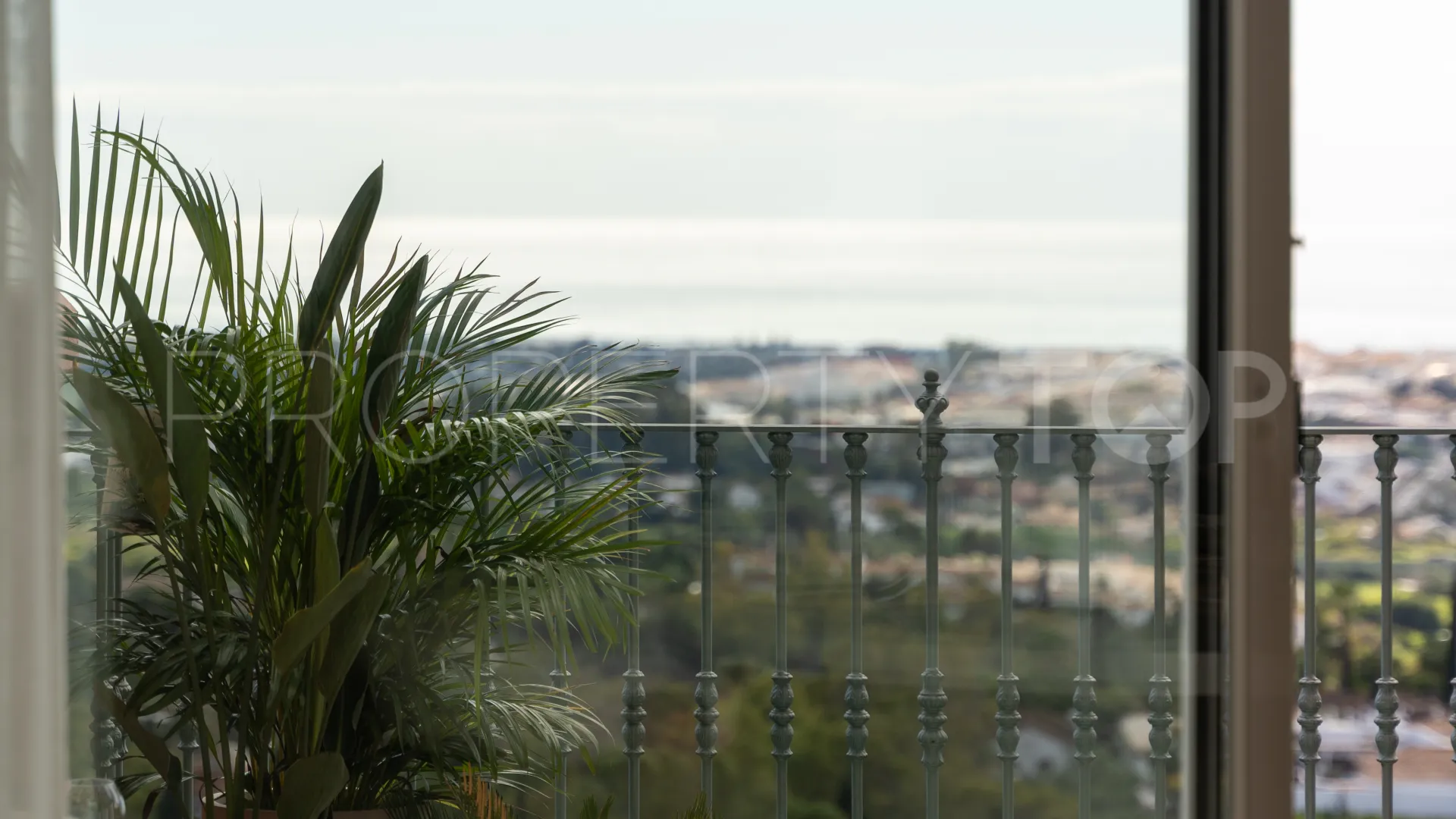 Duplex for sale in Monte Halcones