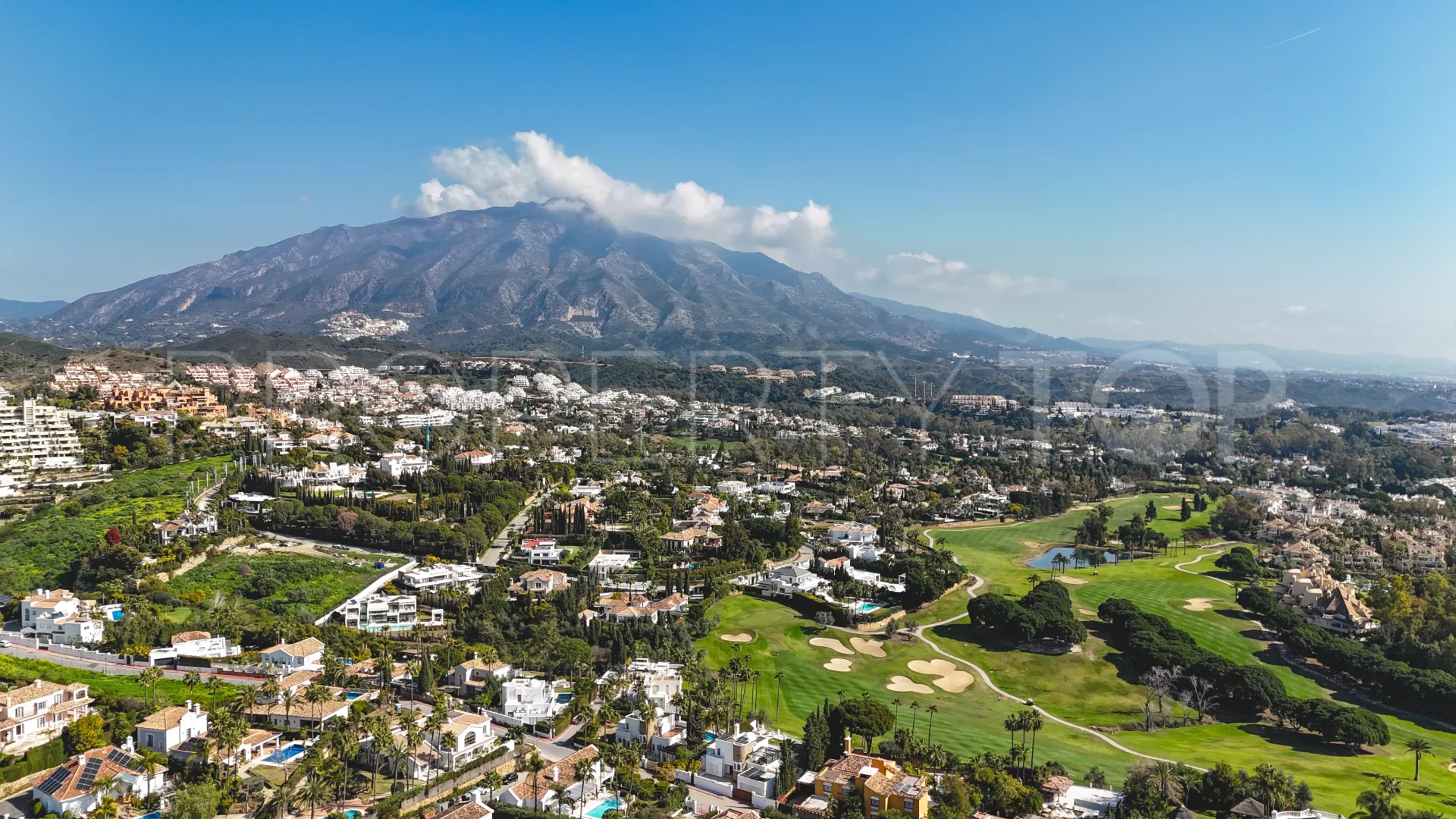 Nueva Andalucia, villa en venta con 5 dormitorios