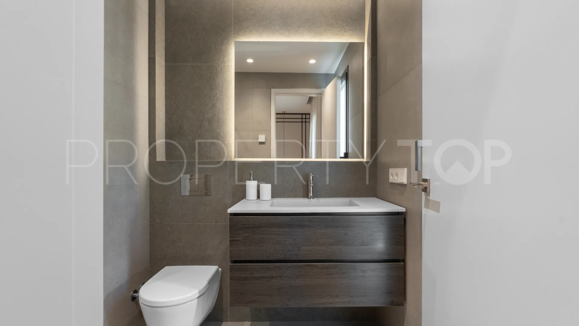 Nueva Andalucia, villa en venta con 5 dormitorios