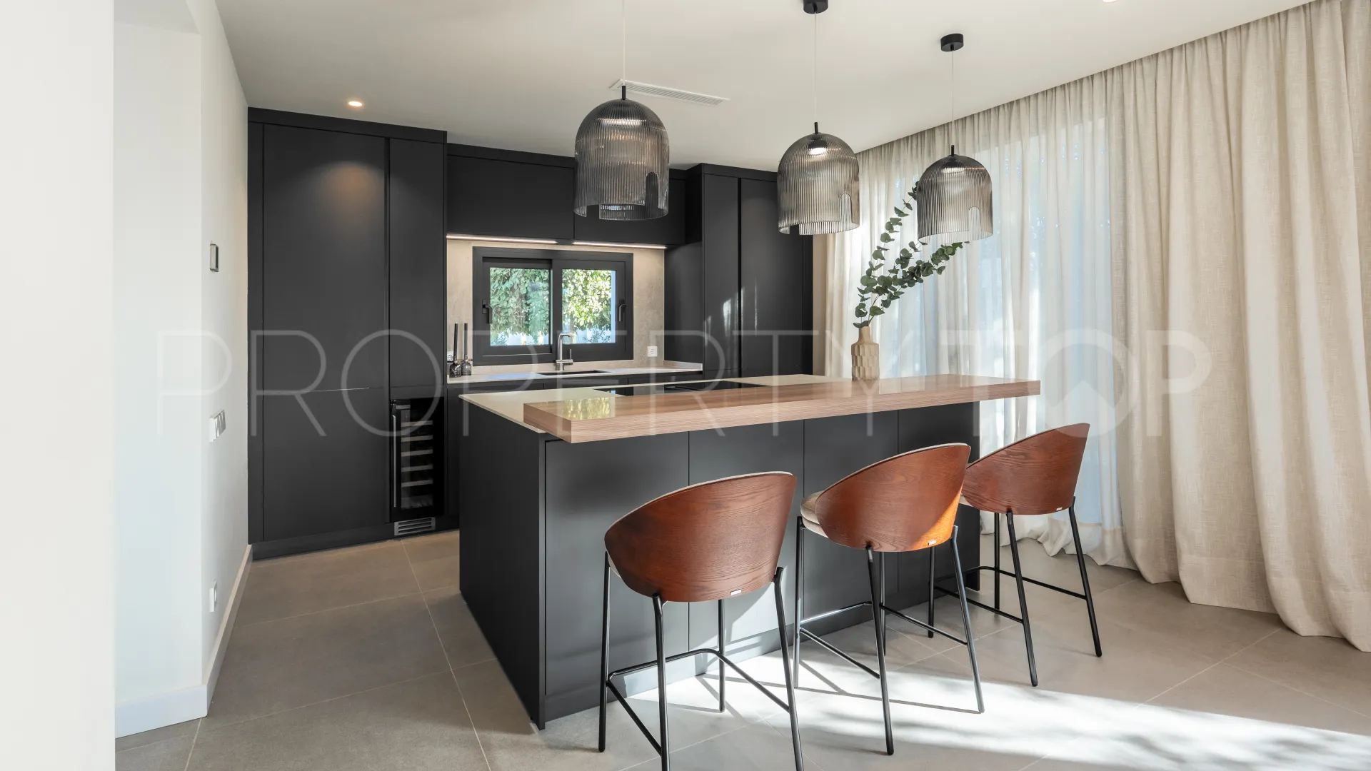 Nueva Andalucia, villa en venta con 5 dormitorios