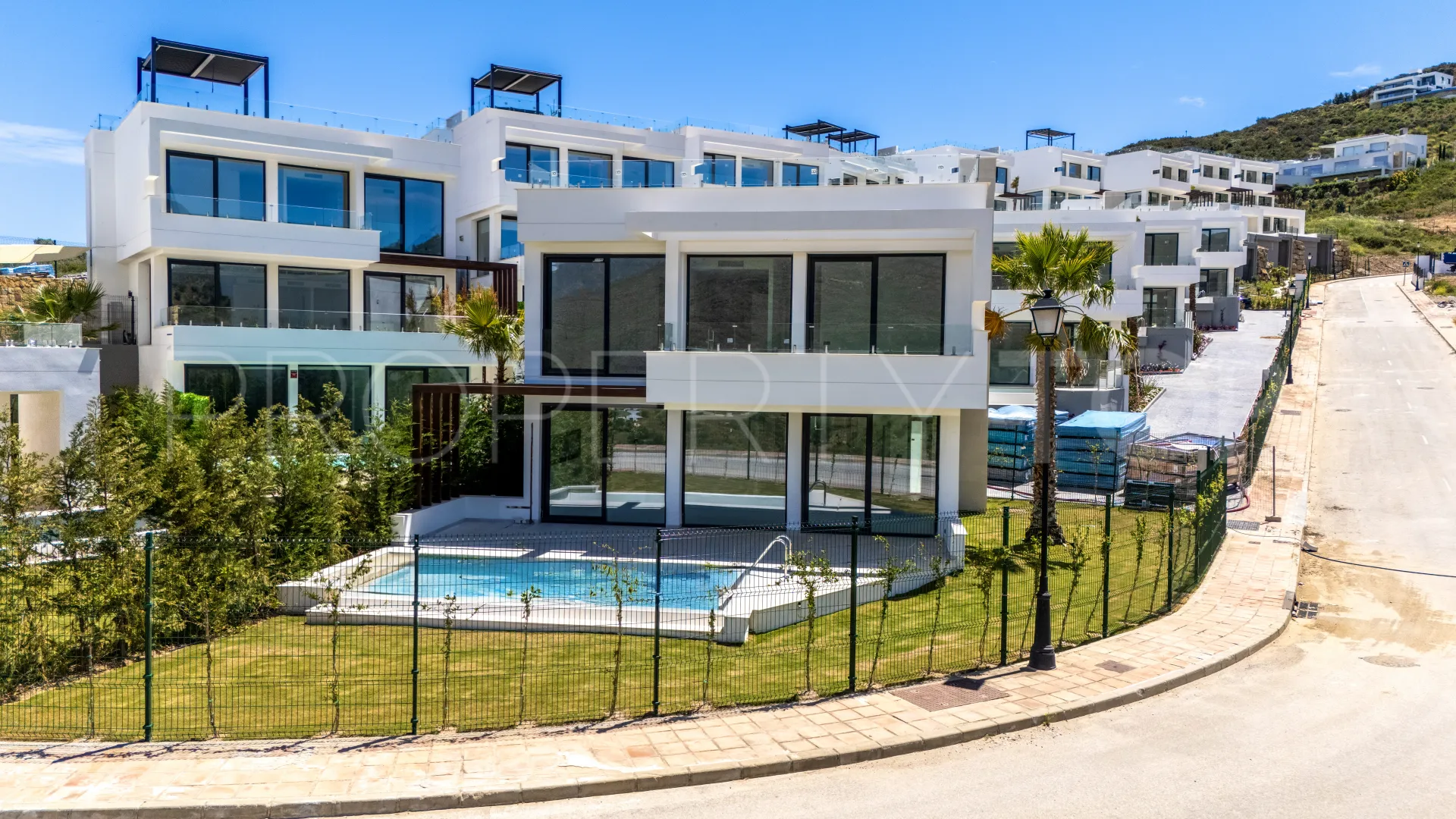 For sale 4 bedrooms villa in La Cala Golf Resort